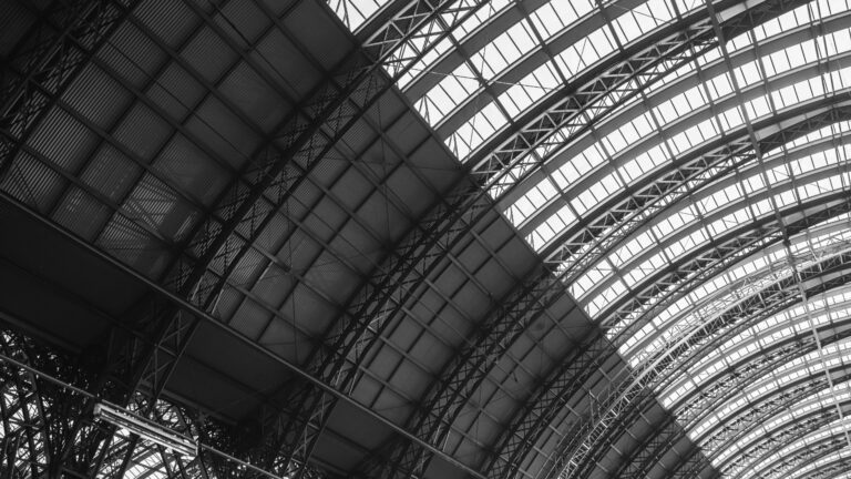 Dach kederowy i dach kasetowy – czym się różnią?